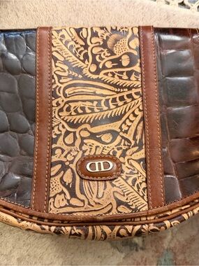 Vintage Luigi Sciorio Italian Tooled Leather Saddle Crossbody Bag